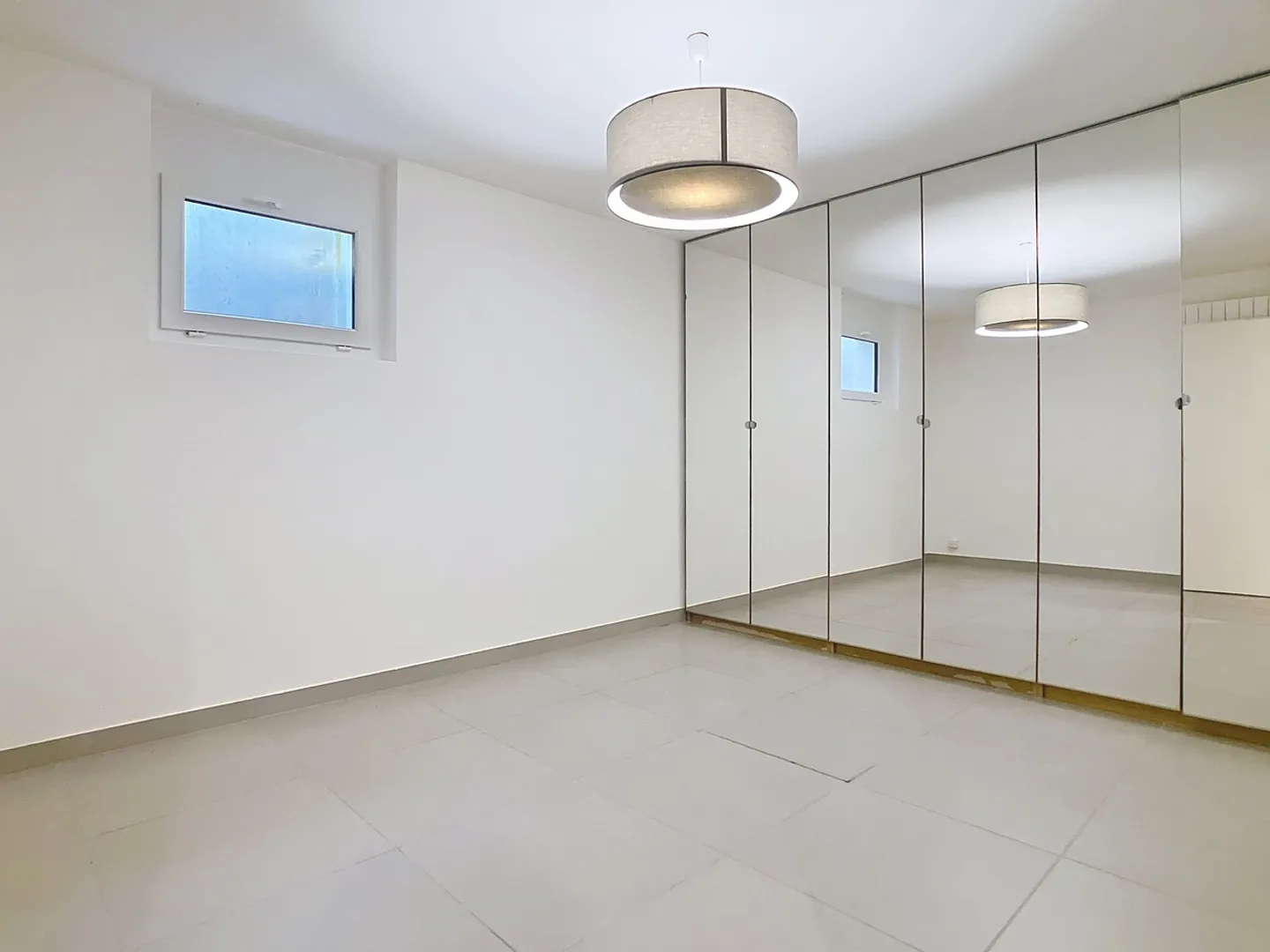 Villa jumelée par les garages - Photo 15 sur 16