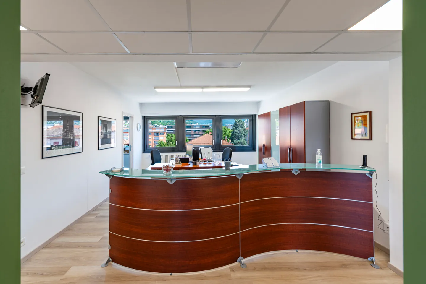 BRIGHT OFFICE LUGANO - Photo 1 of 9