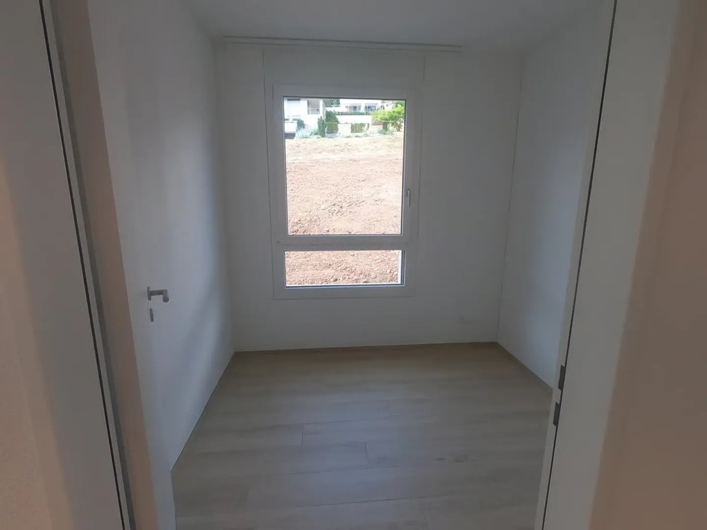 Modern 3.5-room apartment with a view of greenery - Photo 4 of 7
