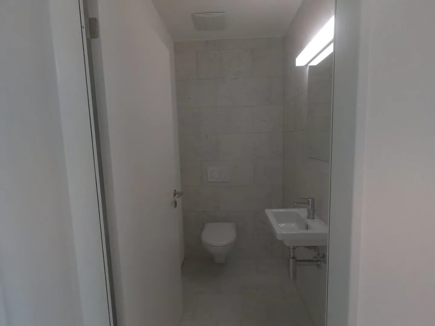 Modern 3.5-room apartment with a view of greenery - Photo 5 of 7