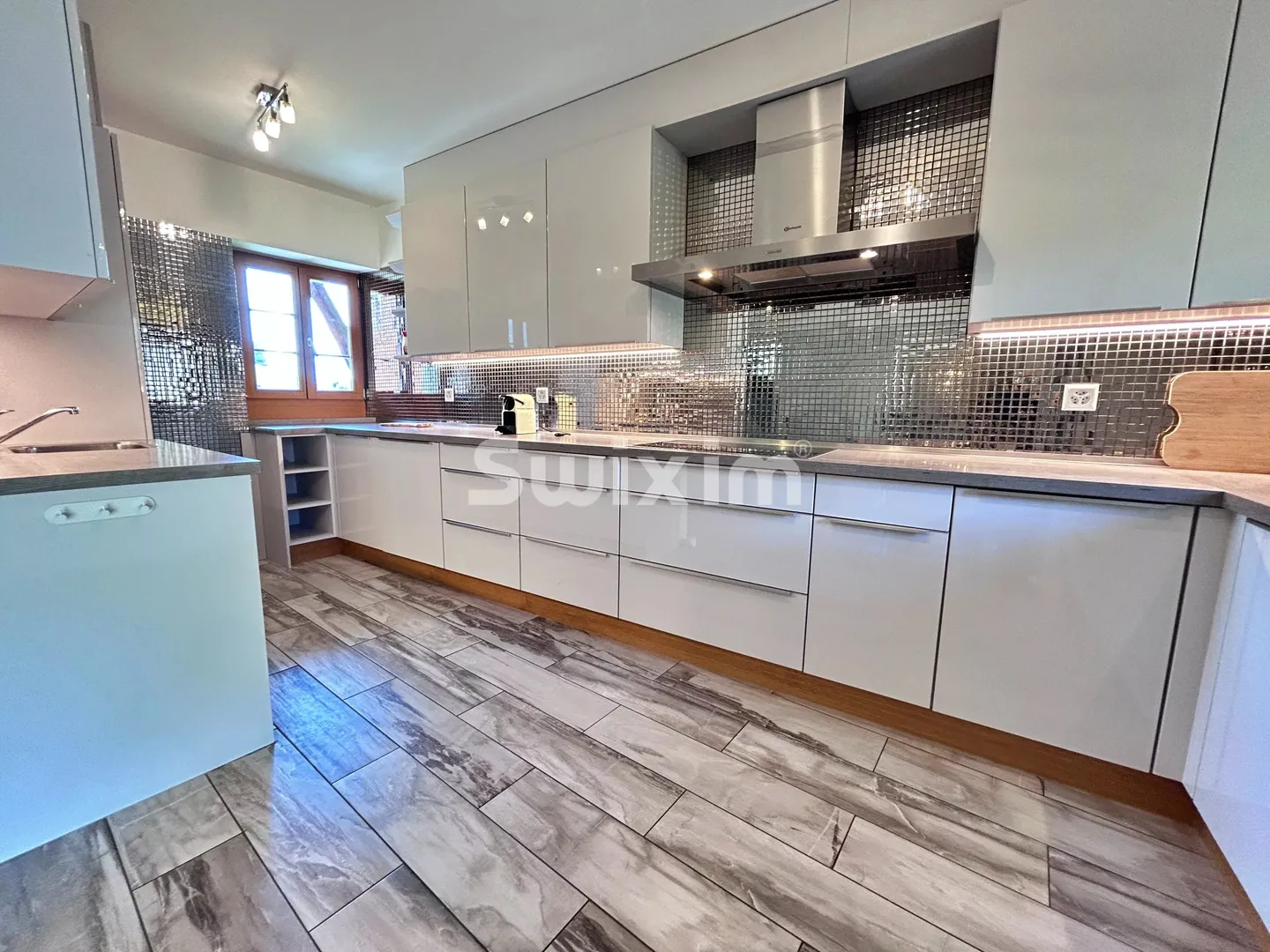 Triplex Charmant avec Vue sur le Lac - Photo 2 sur 6