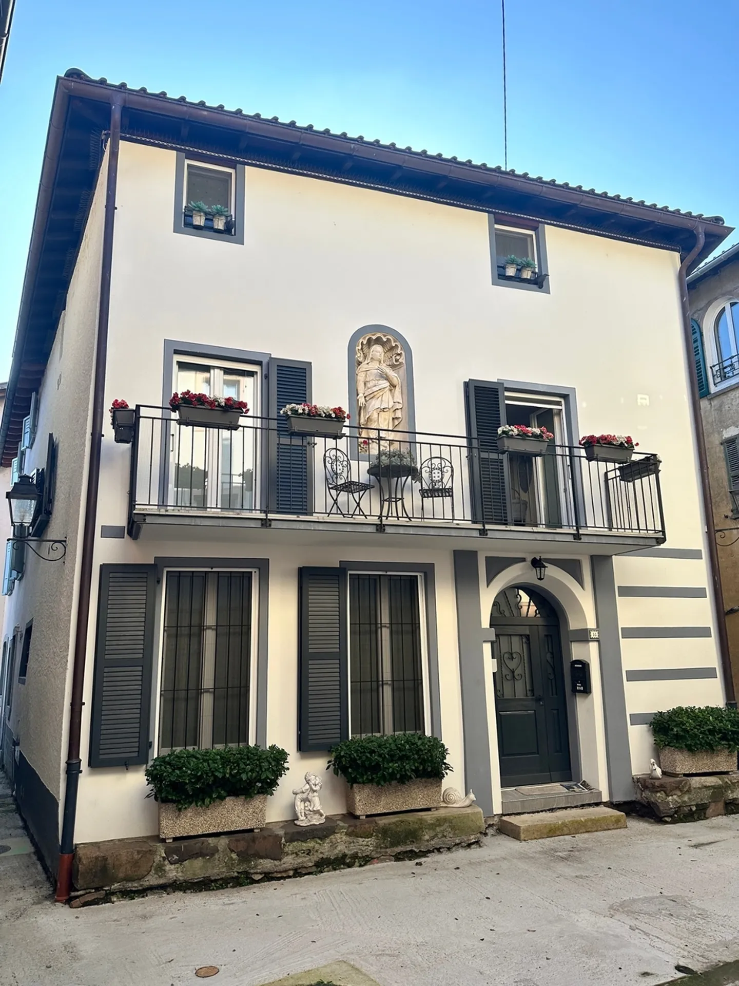 Affascinante casa indipendente a Melide - Foto 2 di 10