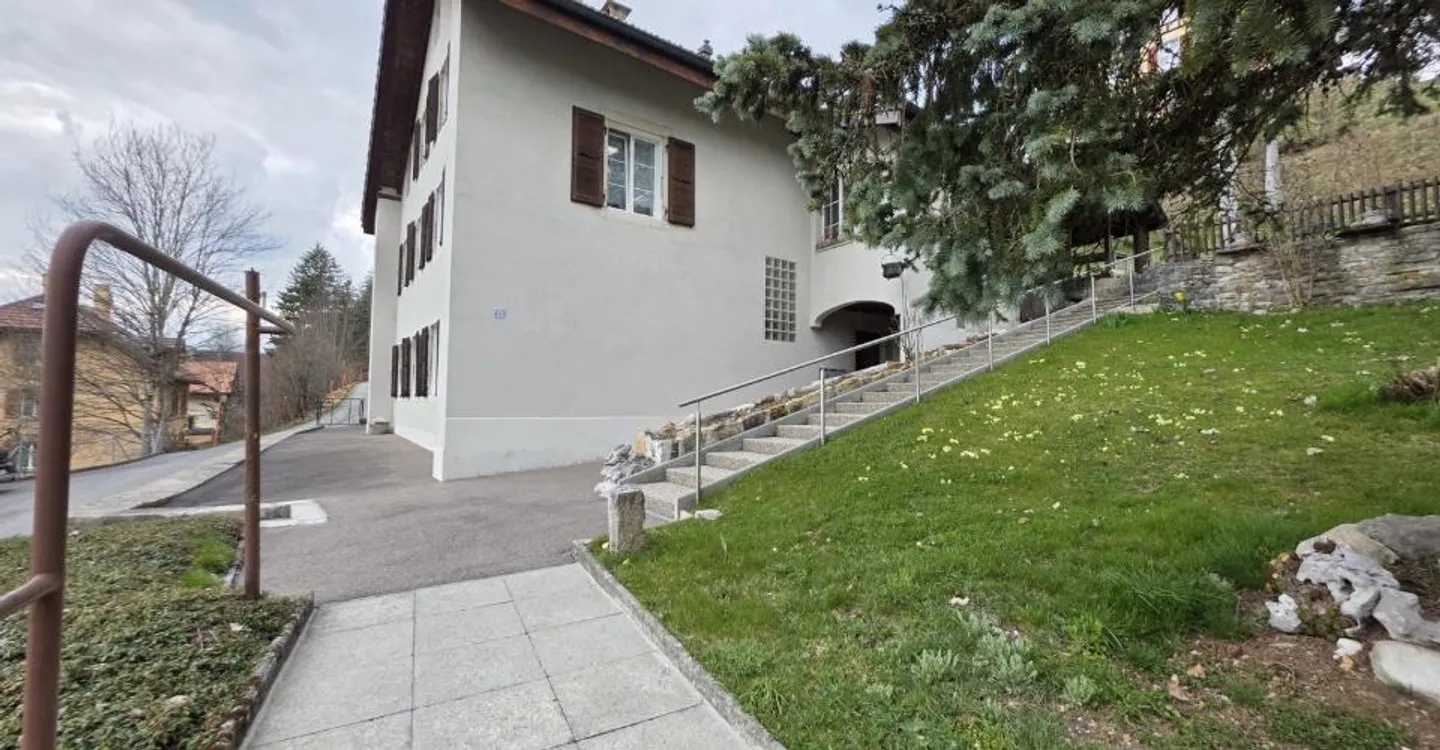 APARTMENT WITH PRIVATE TERRACE AND GARAGE - Photo 1 of 4