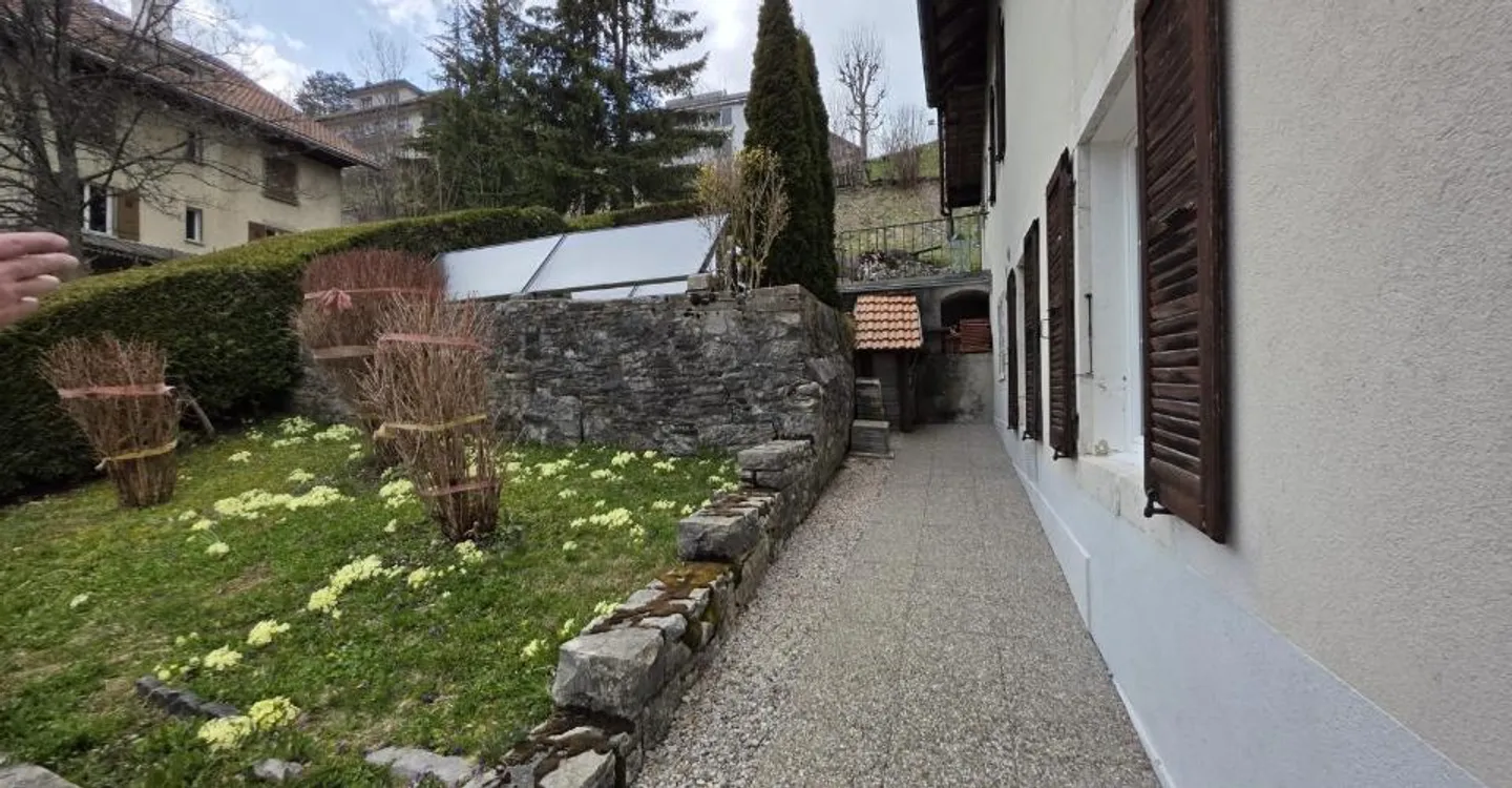 APARTMENT WITH PRIVATE TERRACE AND GARAGE - Photo 2 of 4
