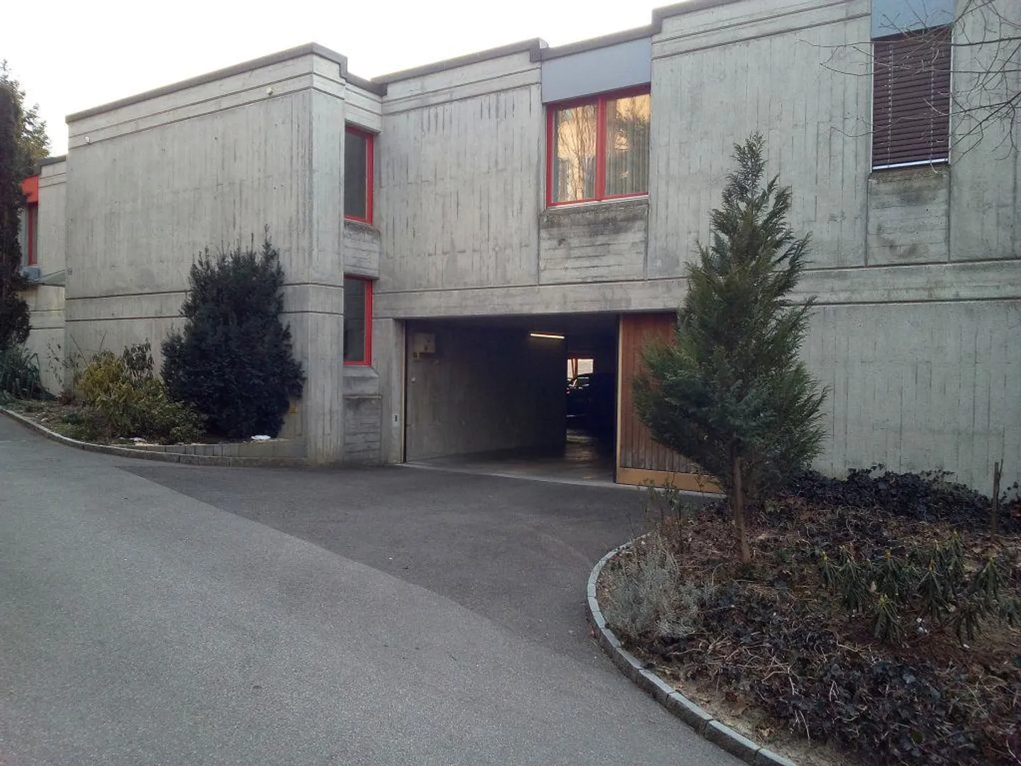 Grande Garage Individuelle - Photo 1 sur 4