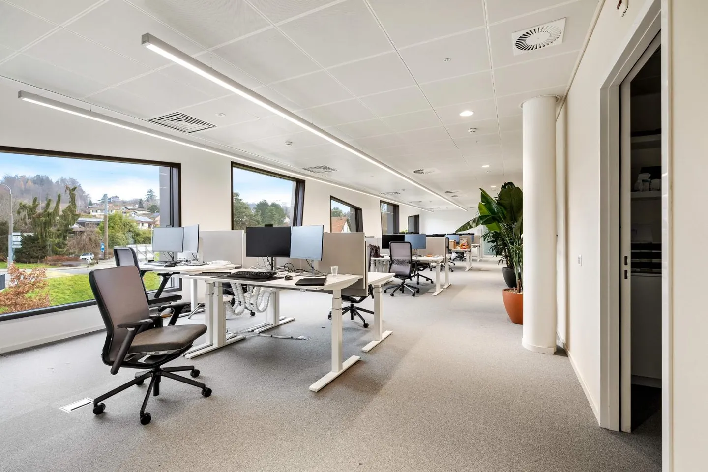 Office - Photo 2 of 6