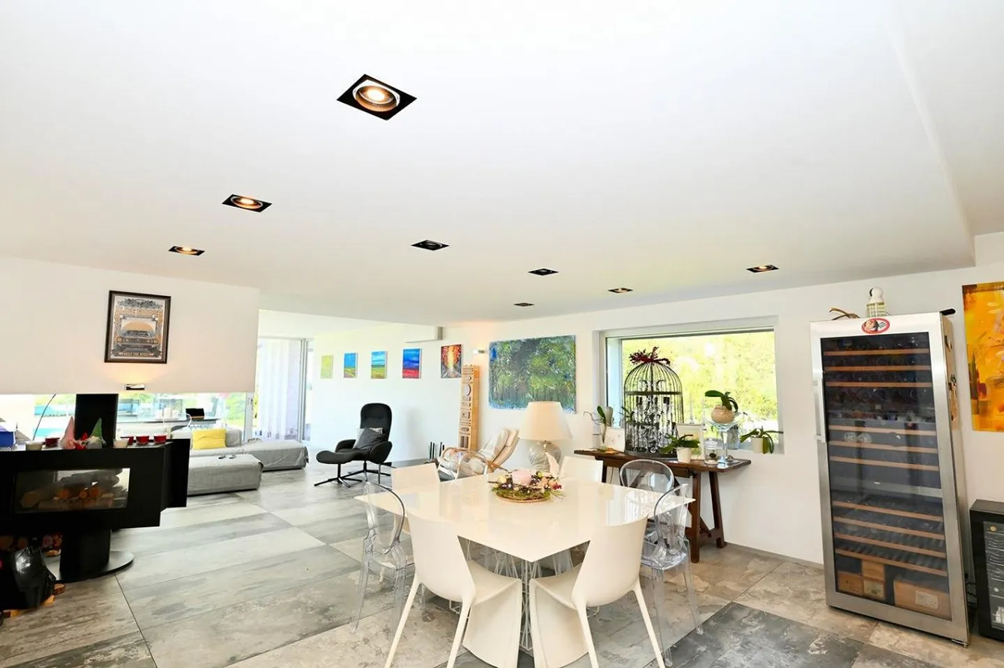 Prestigious Contemporary Villa with Garden, Pool and Private Vineyard - Photo 14 of 30