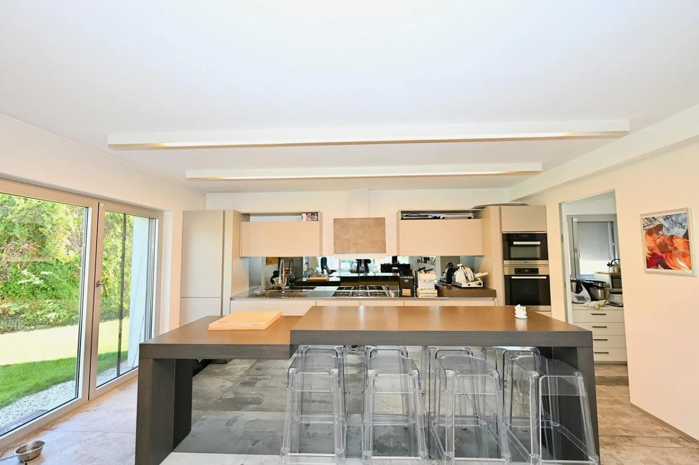 Prestigious Contemporary Villa with Garden, Pool and Private Vineyard - Photo 16 of 30