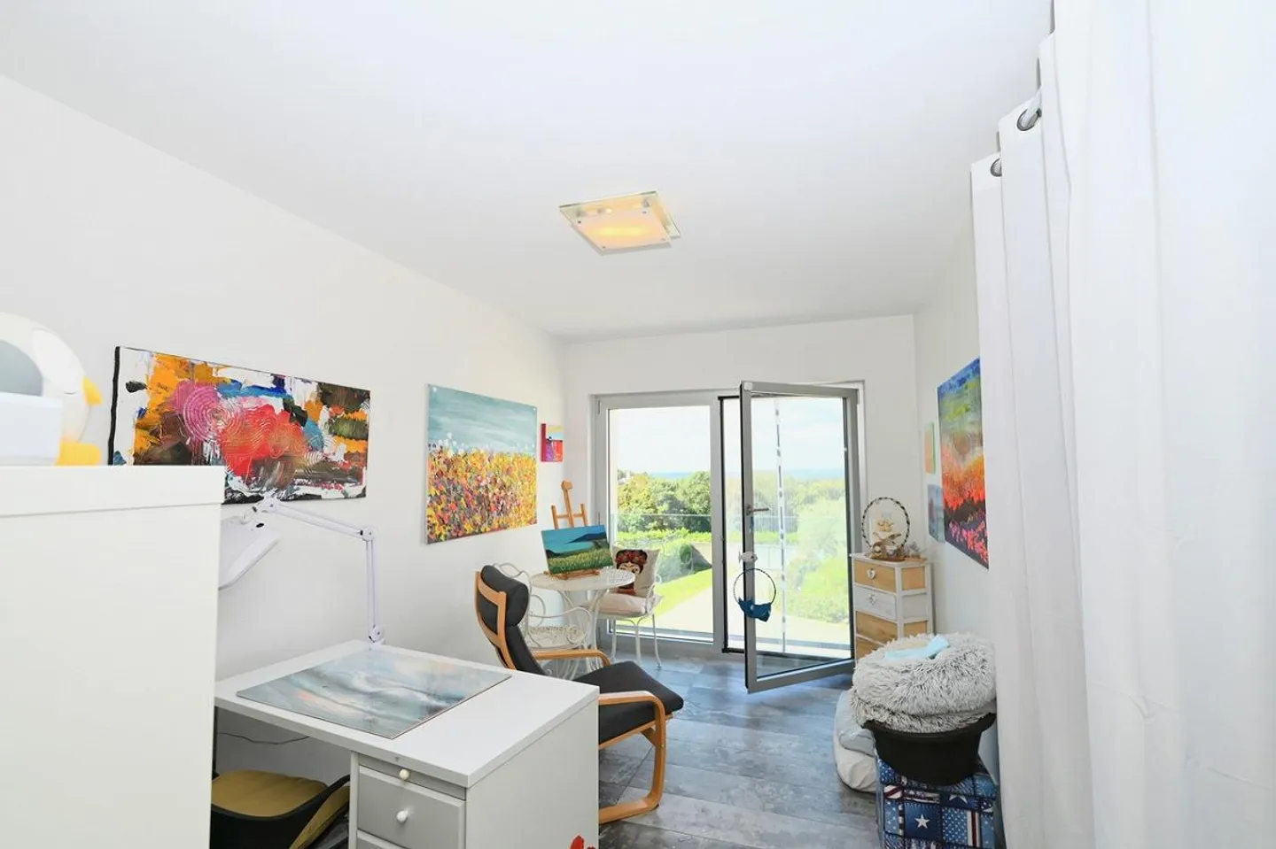 Prestigious Contemporary Villa with Garden, Pool and Private Vineyard - Photo 23 of 30