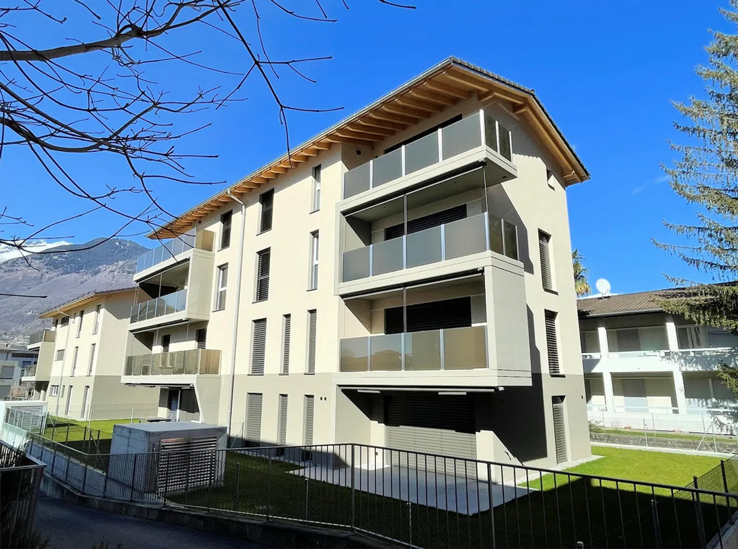 Nouvel appartement dans un quartier confortable et calme, à deux pas du centre - Photo 3 sur 15