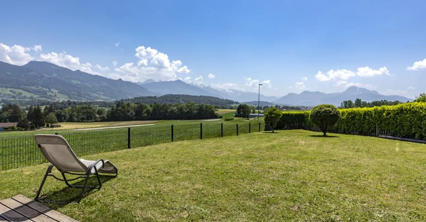 Superbe 5.5 pièces – Vue exceptionnelle et jardin privatif de 420m2 - Photo 3 sur 9
