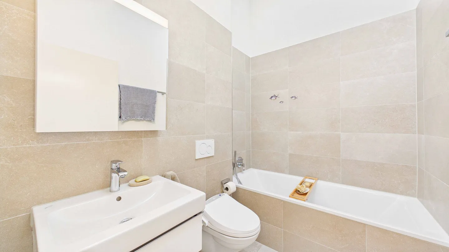 Komfort, Klasse und Charme: 5.5-Zimmer-Dach-Maisonette in Ottenbach - Photo 15 of 18