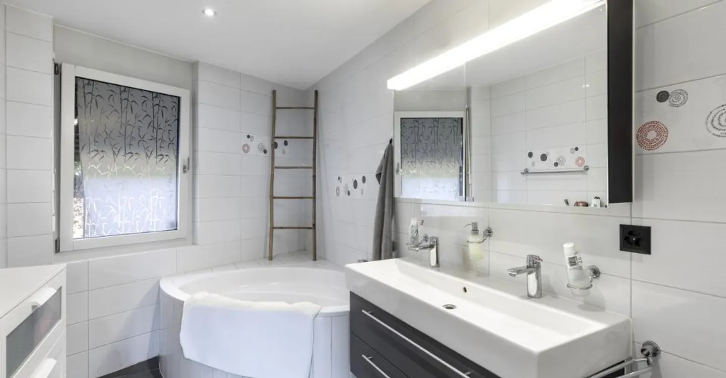 Superbe 5.5 pièces – Vue exceptionnelle et jardin privatif de 420m2 - Photo 8 sur 9
