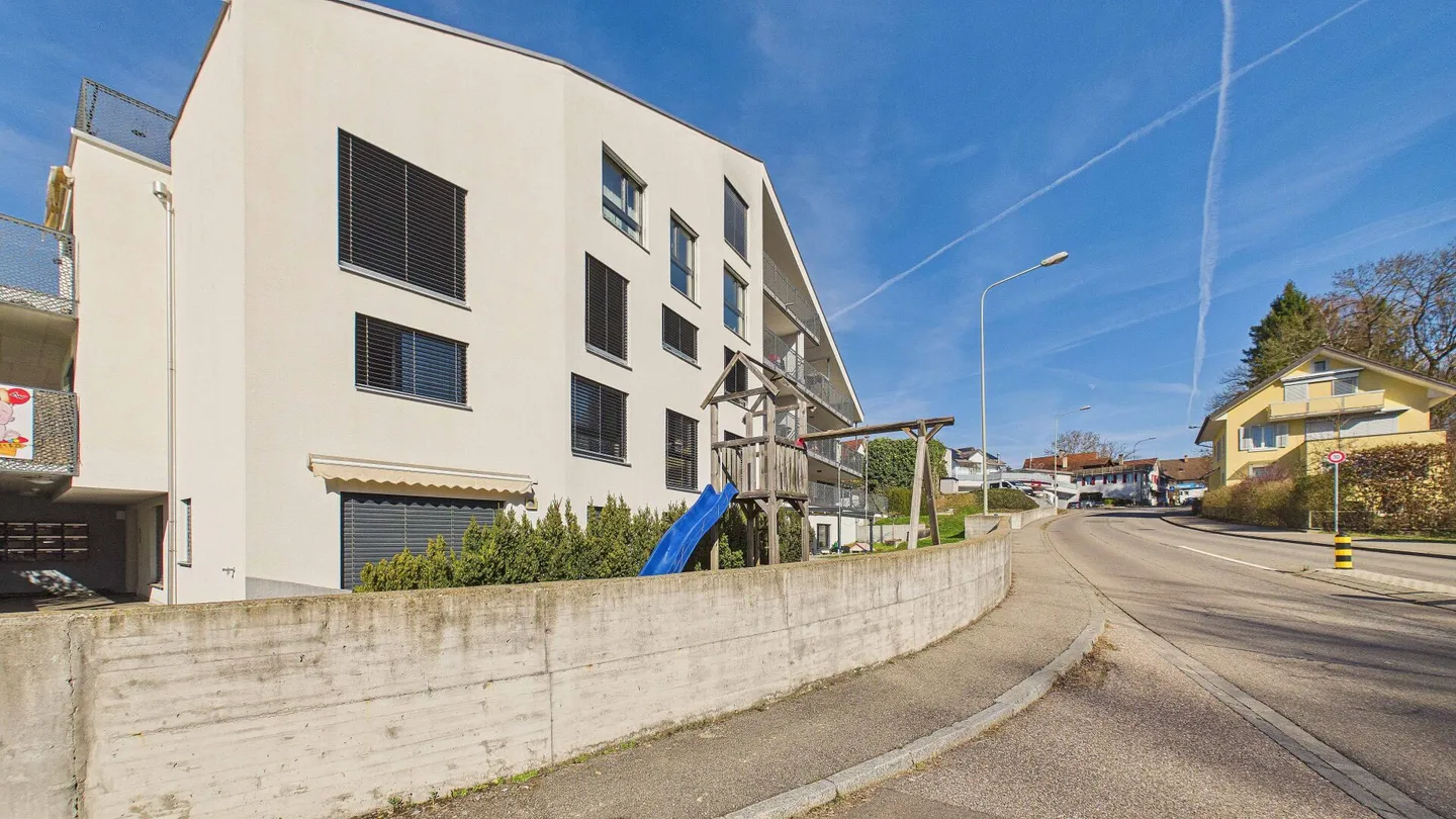 Komfort, Klasse und Charme: 5.5-Zimmer-Dach-Maisonette in Ottenbach - Photo 18 of 18