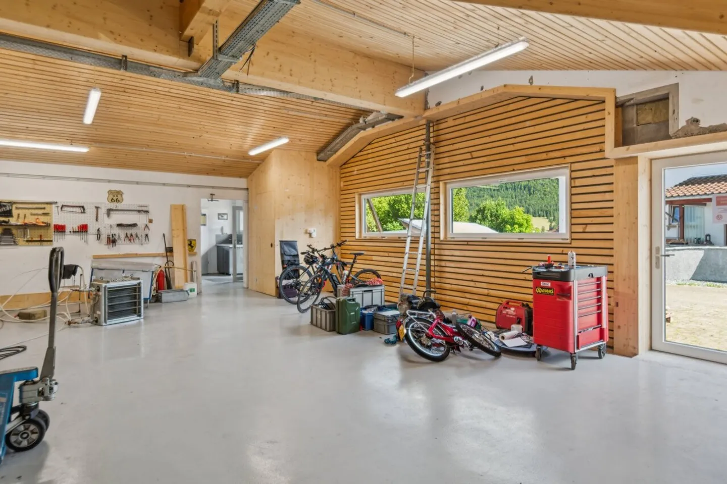 Excellente opportunité, maison à terminer, grand potentiel - Photo 4 sur 13