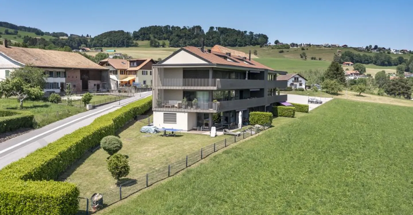 Superbe 5.5 pièces – Vue exceptionnelle et jardin privatif de 420m2 - Photo 9 sur 9