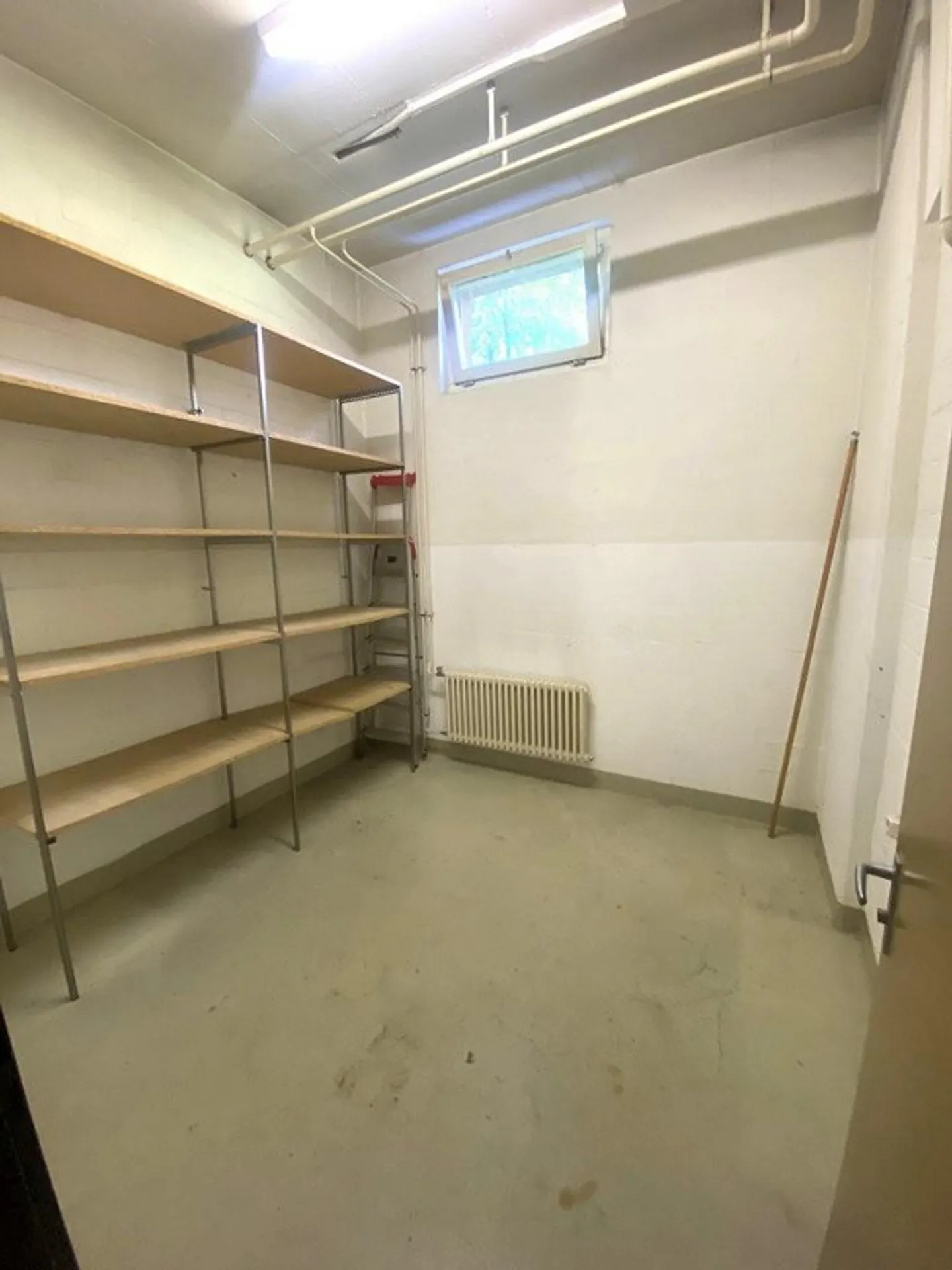 Stanza per il bricolage in una casa plurifamiliare - Foto 2 di 2