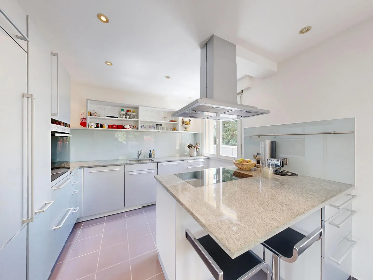 Maisonette - Attic apartment with large roof terrace and pool area - Photo 3 of 19