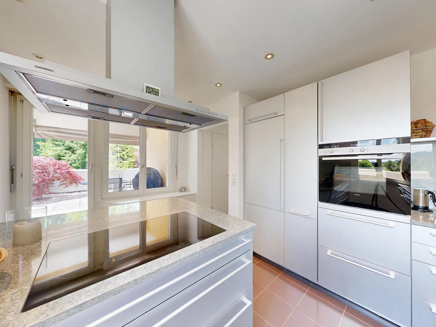 Maisonette - Attic apartment with large roof terrace and pool area - Photo 4 of 19
