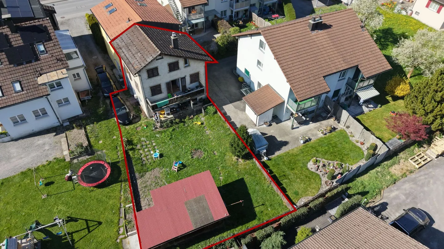 Casa bifamiliare 4½ locali in posizione centrale - Foto 1 di 17