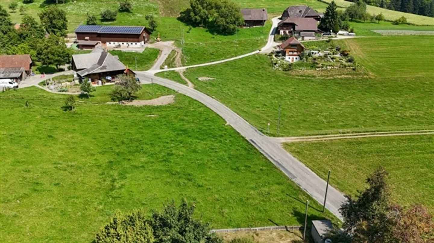 Attractive Half House in a Quiet Location - Photo 3 of 15