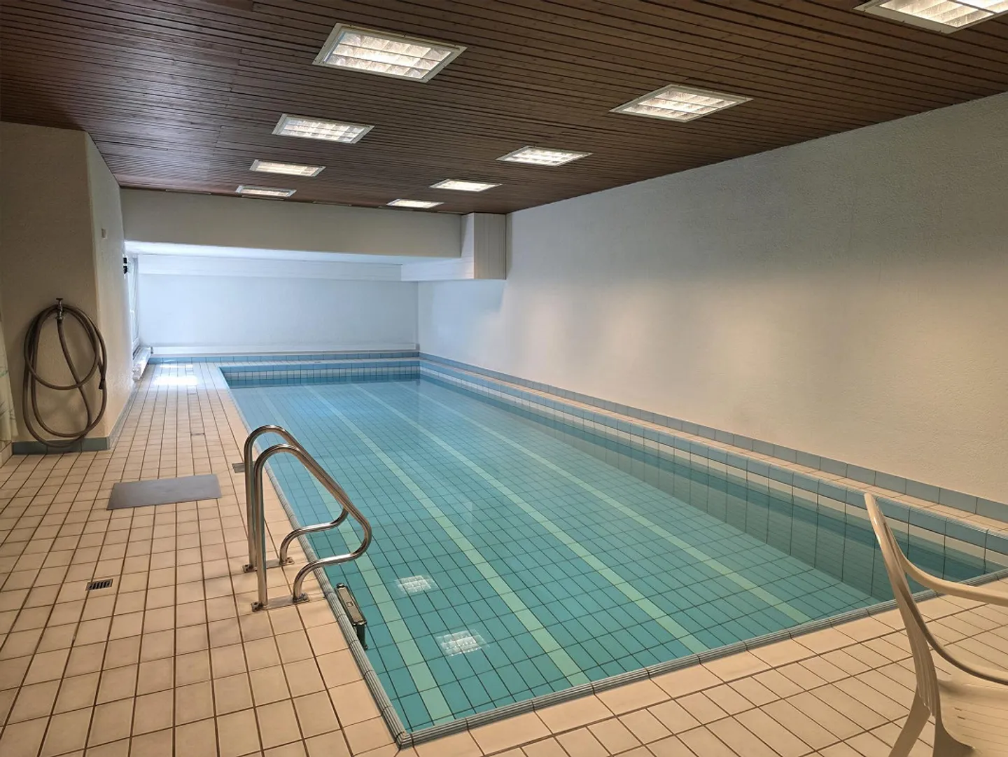 Maisonette - Attic apartment with large roof terrace and pool area - Photo 15 of 19
