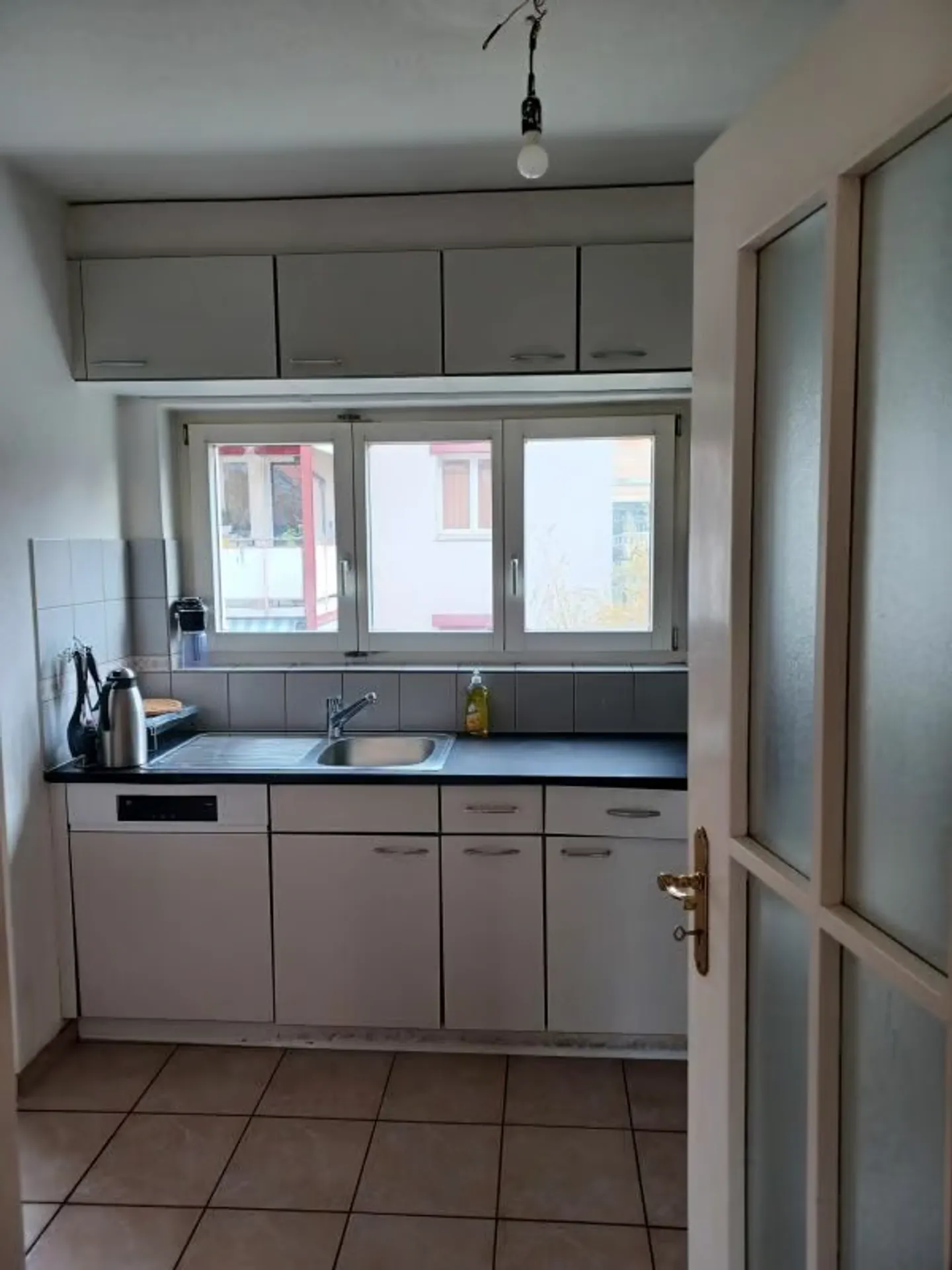 Appartamento accogliente con 3 stanze in periferia - Foto 4 di 8
