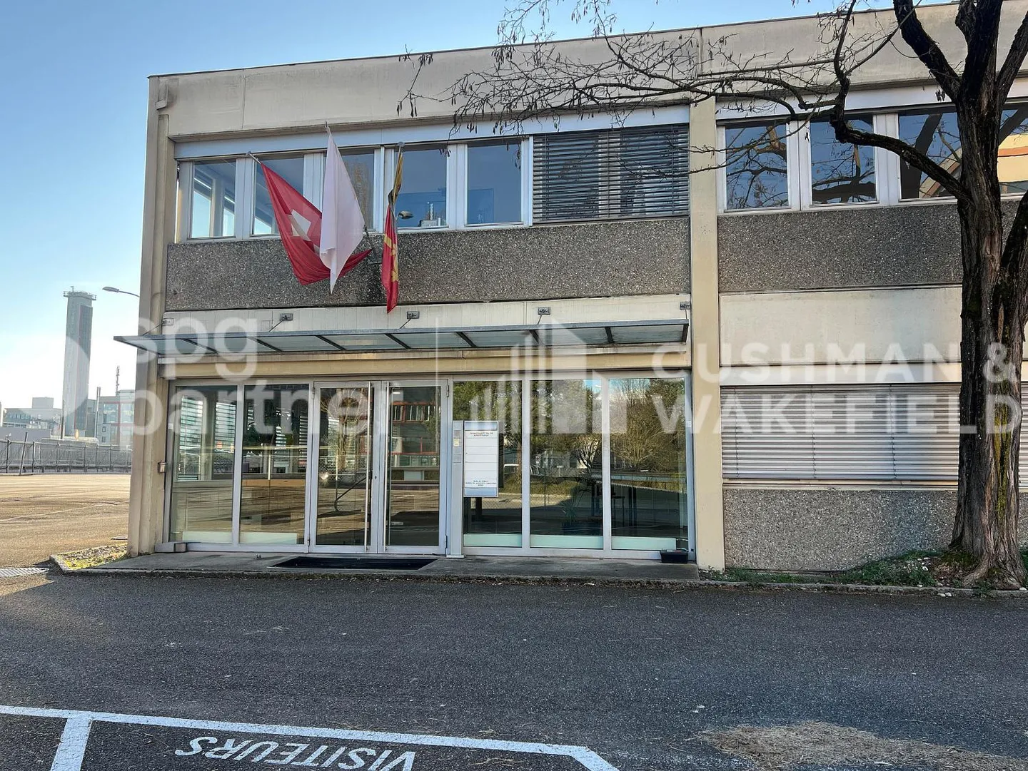 Surface de 312 m² au rez-de-chaussée pour des activités artisanales, showroom ou activités B2B - Photo 1 sur 12