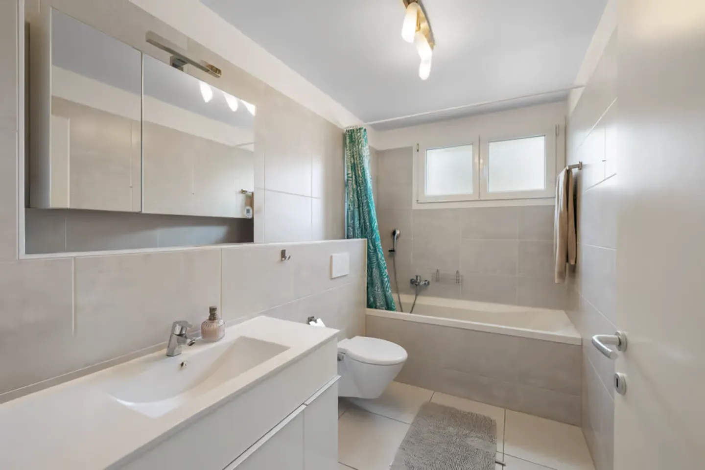 Appartement lumineux de 4.5 pièces avec jardin à Léchelles - Photo 8 of 13