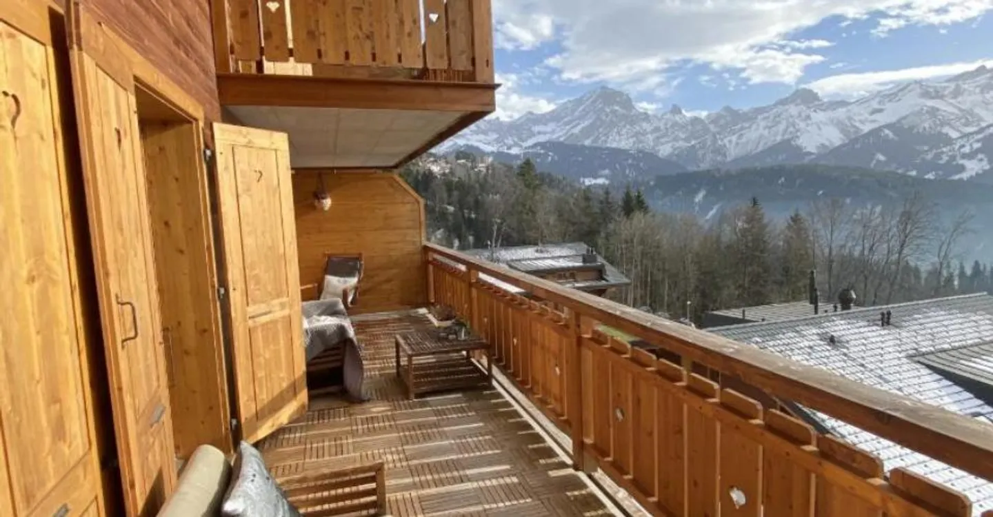 Duplex Apartment with Mountain View - Photo 3 of 8