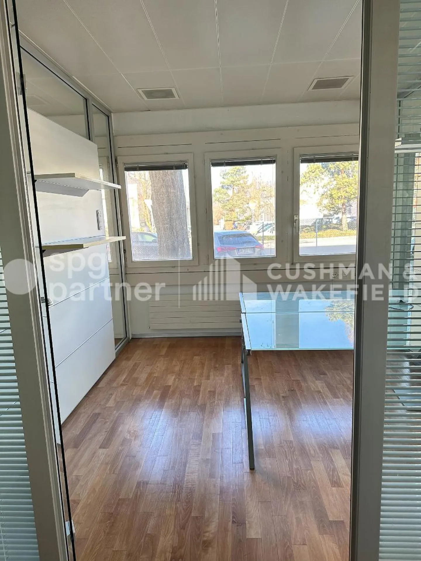 Surface de 312 m² au rez-de-chaussée pour des activités artisanales, showroom ou activités B2B - Photo 4 sur 12