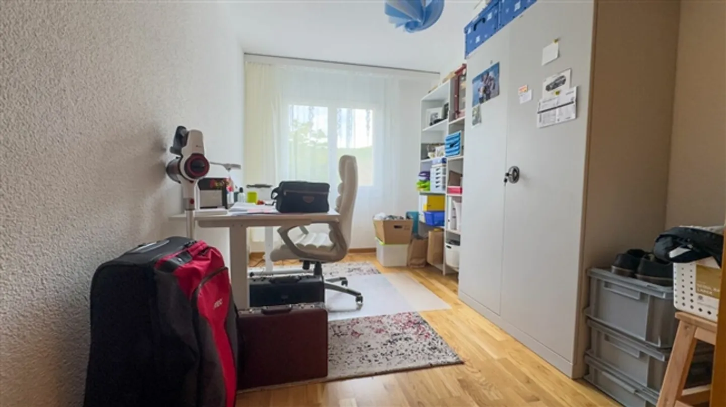 Appartamento 4.5 camere a buon mercato in una posizione tranquilla - Foto 8 di 11