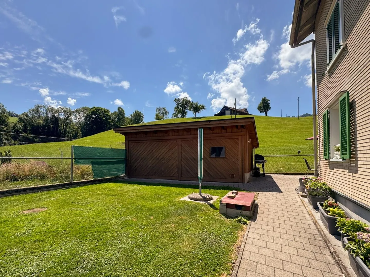 Casa residenziale affascinante nel verde - Foto 2 di 11