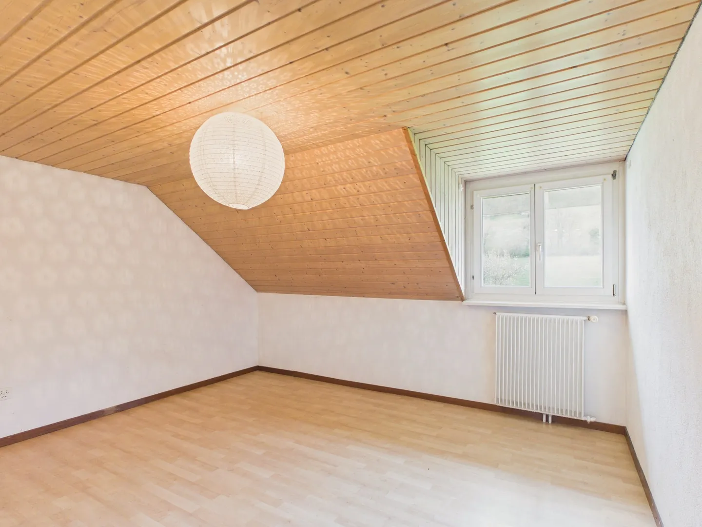Spacious Apartment with Fireplace - Photo 4 of 13