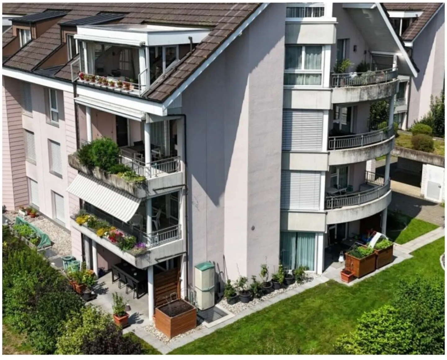 Beautiful Maisonette Apartment 189m² in Strengelbach - Photo 1 of 10