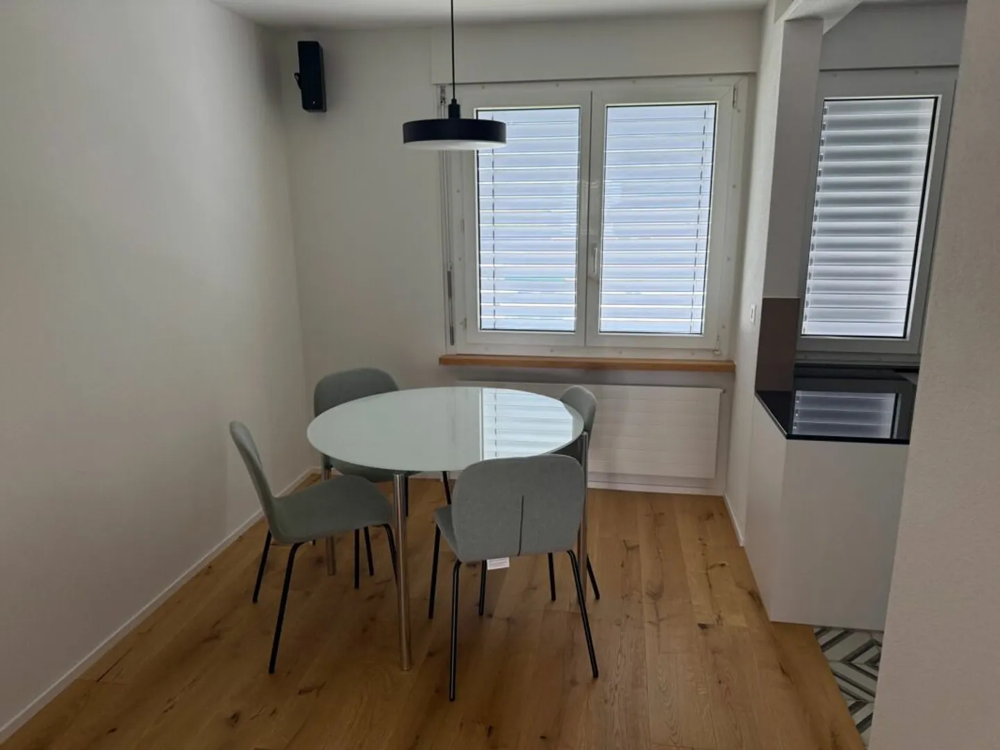 Neuwertige Wohnung (renoviert für CHF 115'000.-) mit Lift an ruhiger Lage - Foto 8 di 19