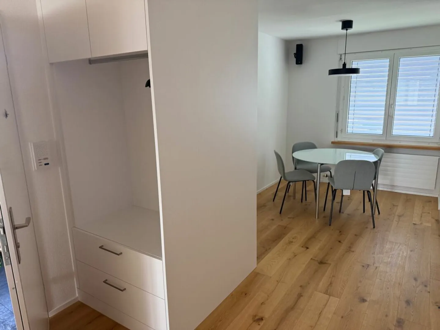 Neuwertige Wohnung (renoviert für CHF 115'000.-) mit Lift an ruhiger Lage - Foto 9 di 19