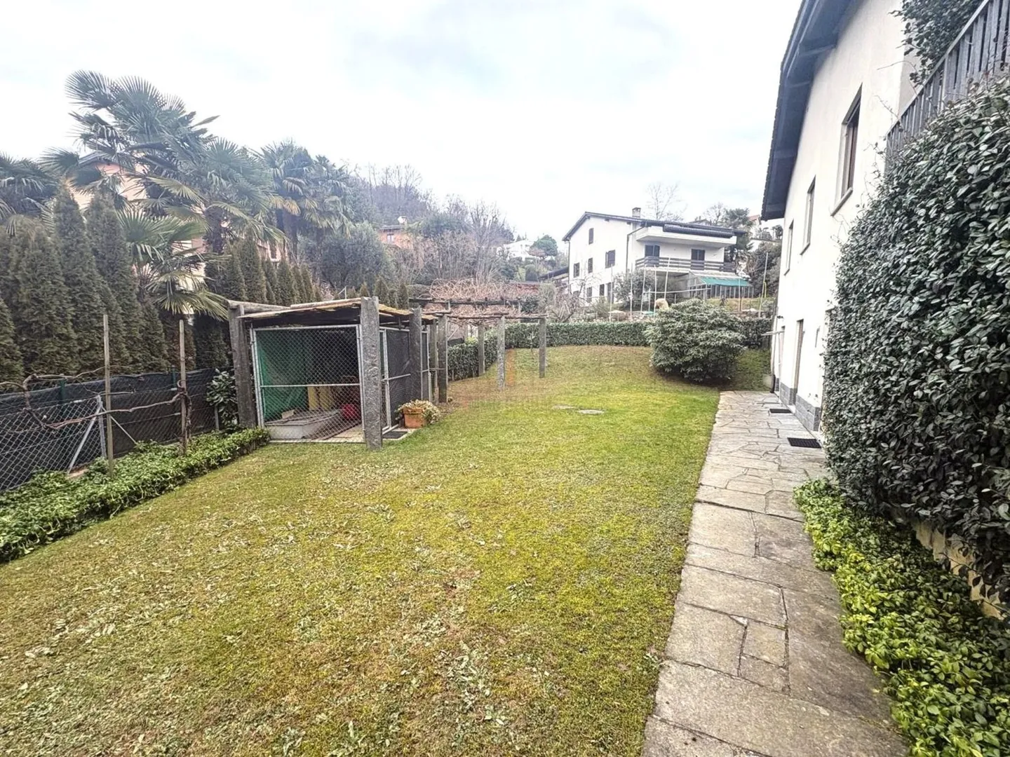 IMMERSSED IN GREEN, POSSIBLE AS A SECOND RESIDENCE - Photo 7 of 9