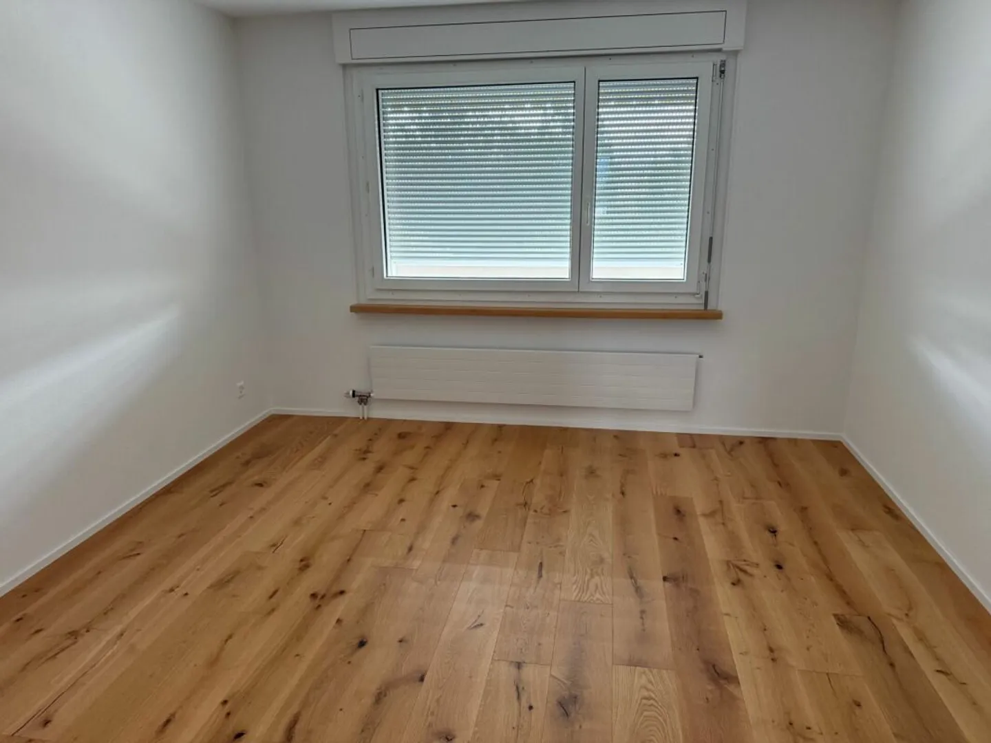 Neuwertige Wohnung (renoviert für CHF 115'000.-) mit Lift an ruhiger Lage - Foto 13 di 19