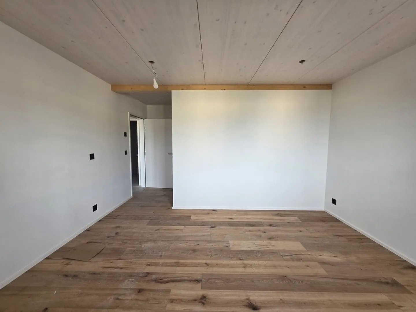 NEW 3.5-room apartment for CHF 2,380.- including charges/electricity. - Photo 7 of 10