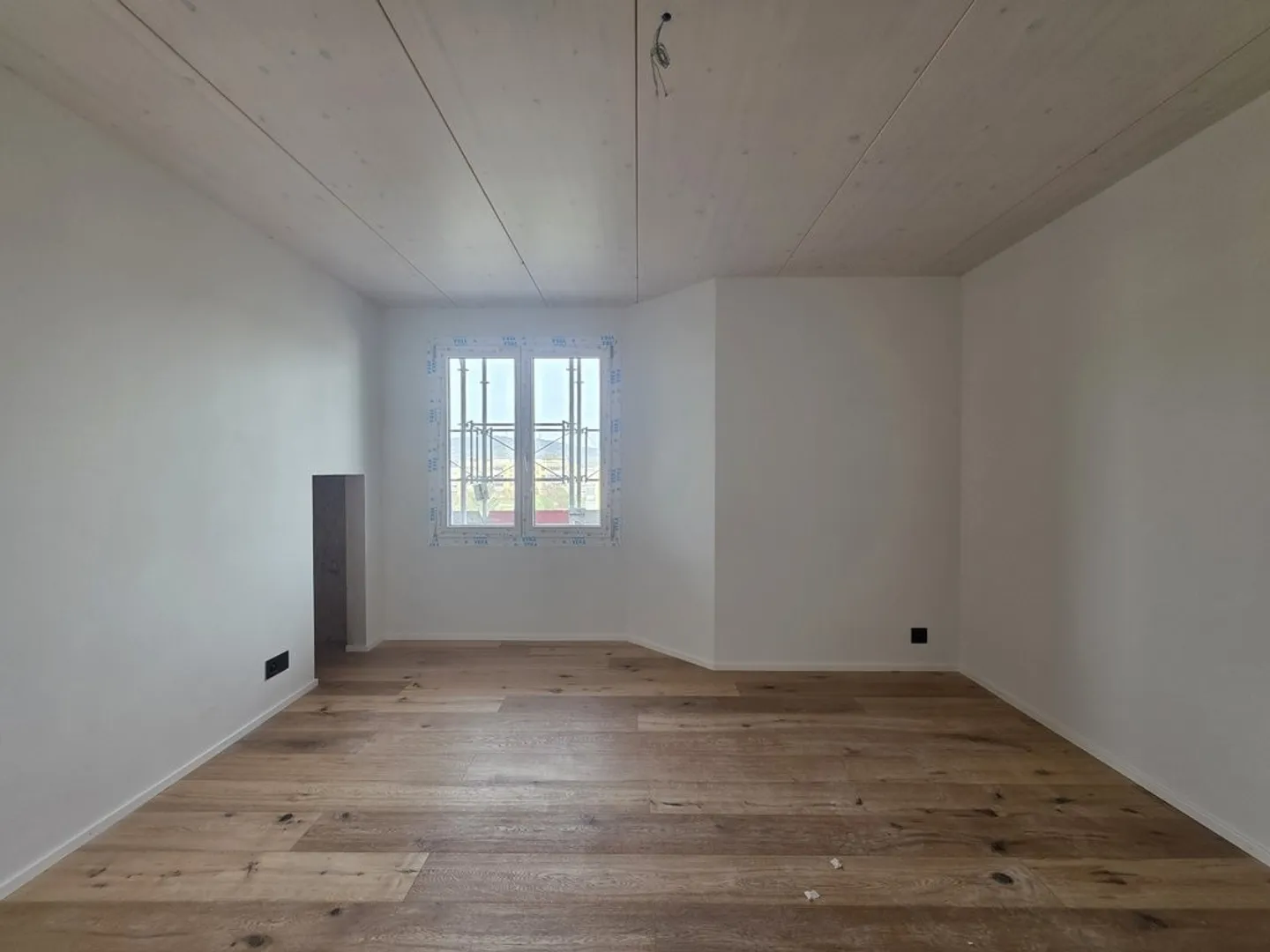 NEW 3.5-room apartment for CHF 2,380.- including charges/electricity. - Photo 8 of 10