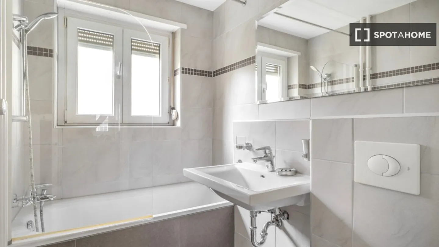 Discover, visit, and rent your new home online with complete confidence. - Photo 10 of 16