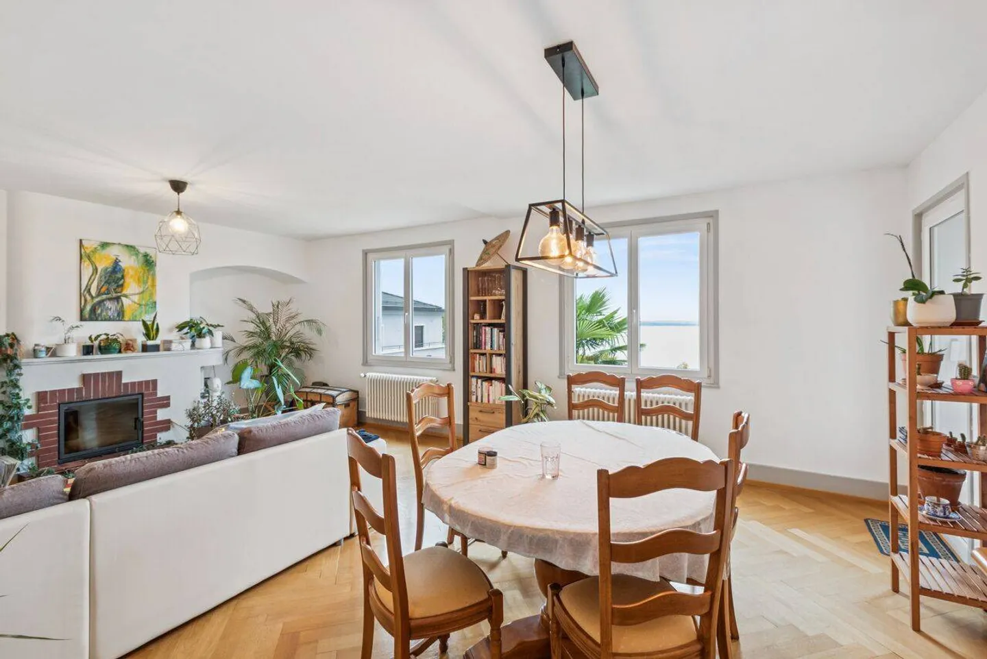 Extraordinary View - Magnificent 3.5-Room Apartment Near the Center of Montreux - Photo 2 of 6