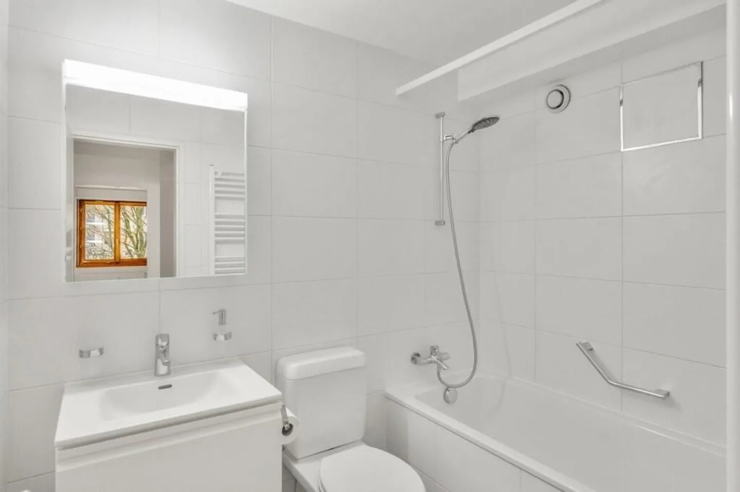 helle Wohnung - Foto 3 von 10