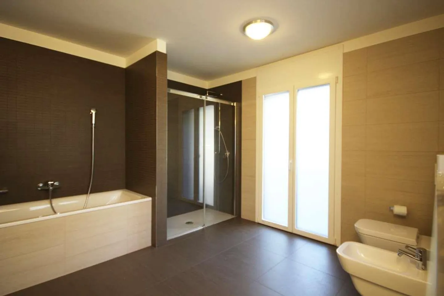 Morcote: renovated house with lake view - Photo 12 of 13