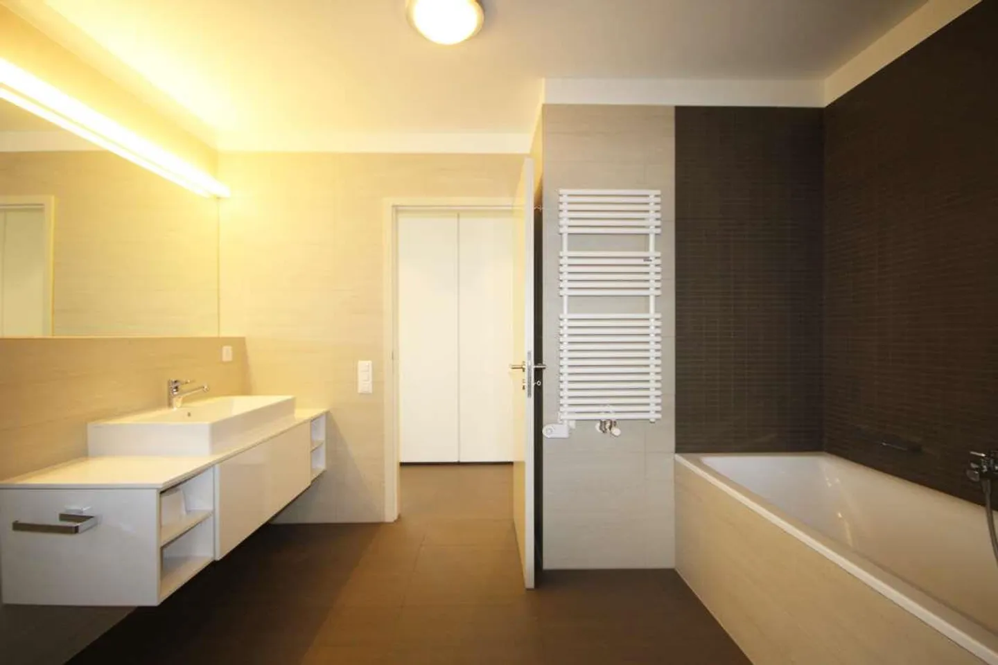 Morcote: renovated house with lake view - Photo 13 of 13