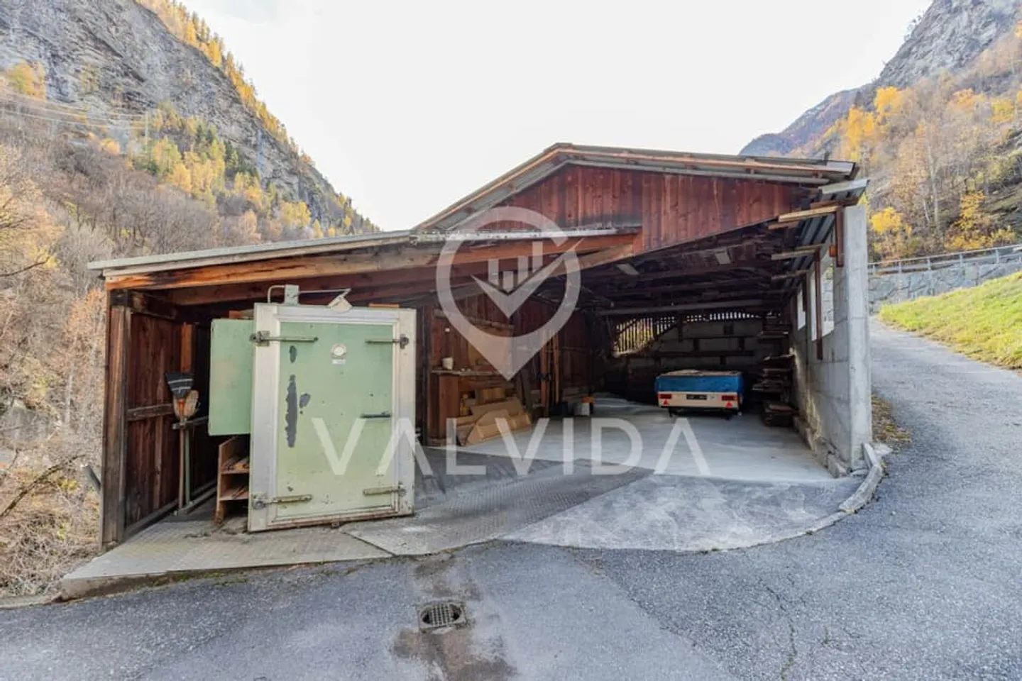 Versatile commercial property - former carpentry in Kalpetran - Photo 2 of 13