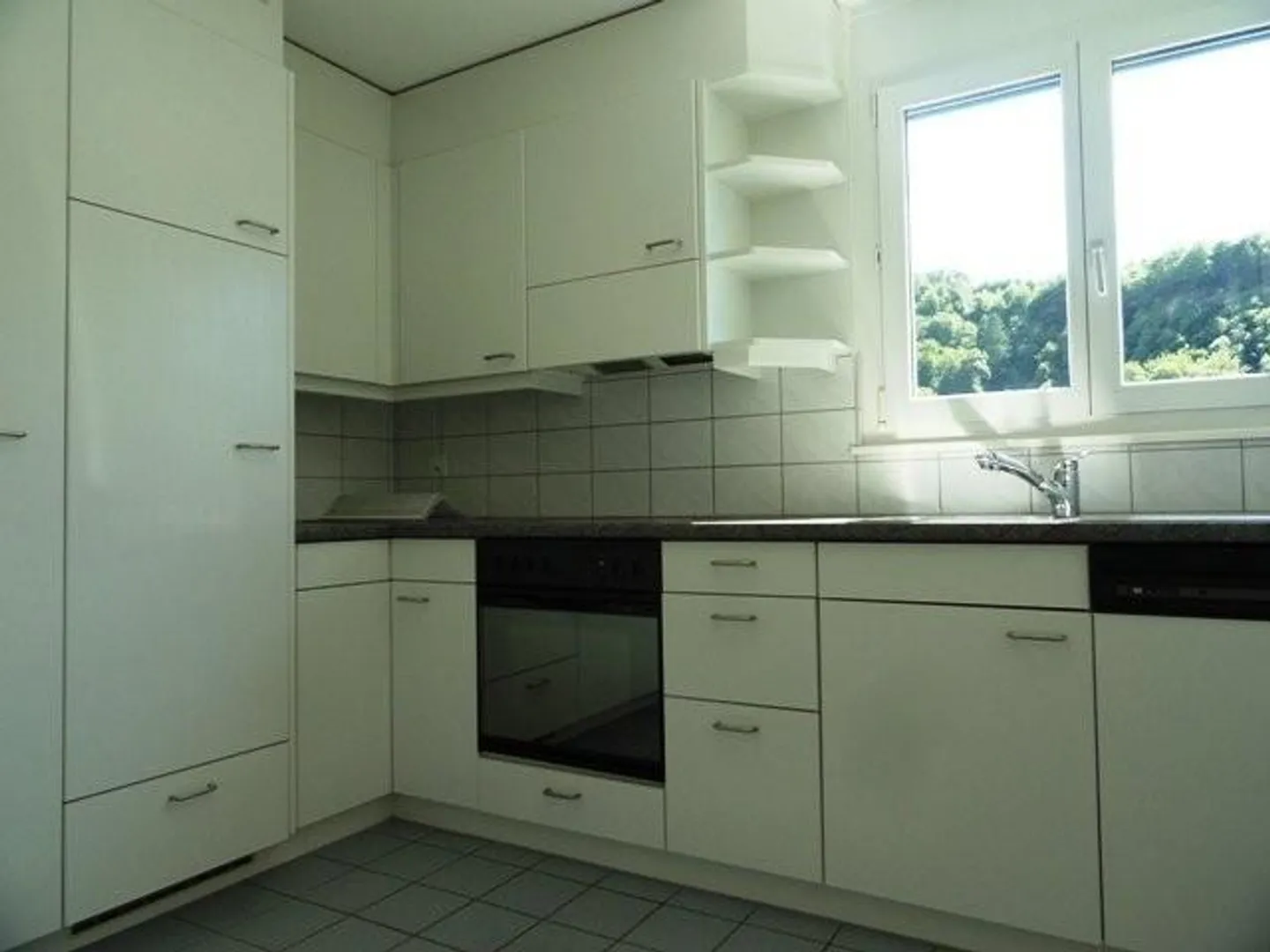 Apartment for rent - Photo 4 of 5