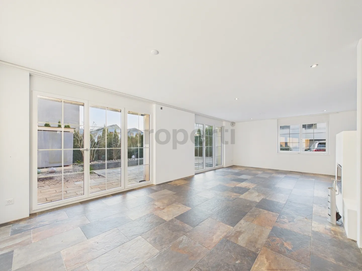 Modern 5.5-Room Duplex House in Würenlos - Photo 2 of 13