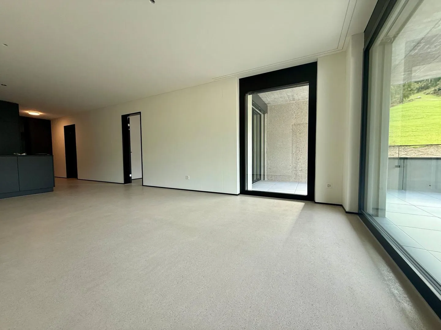 Great 3.5-room apartment for locals - Photo 2 of 7